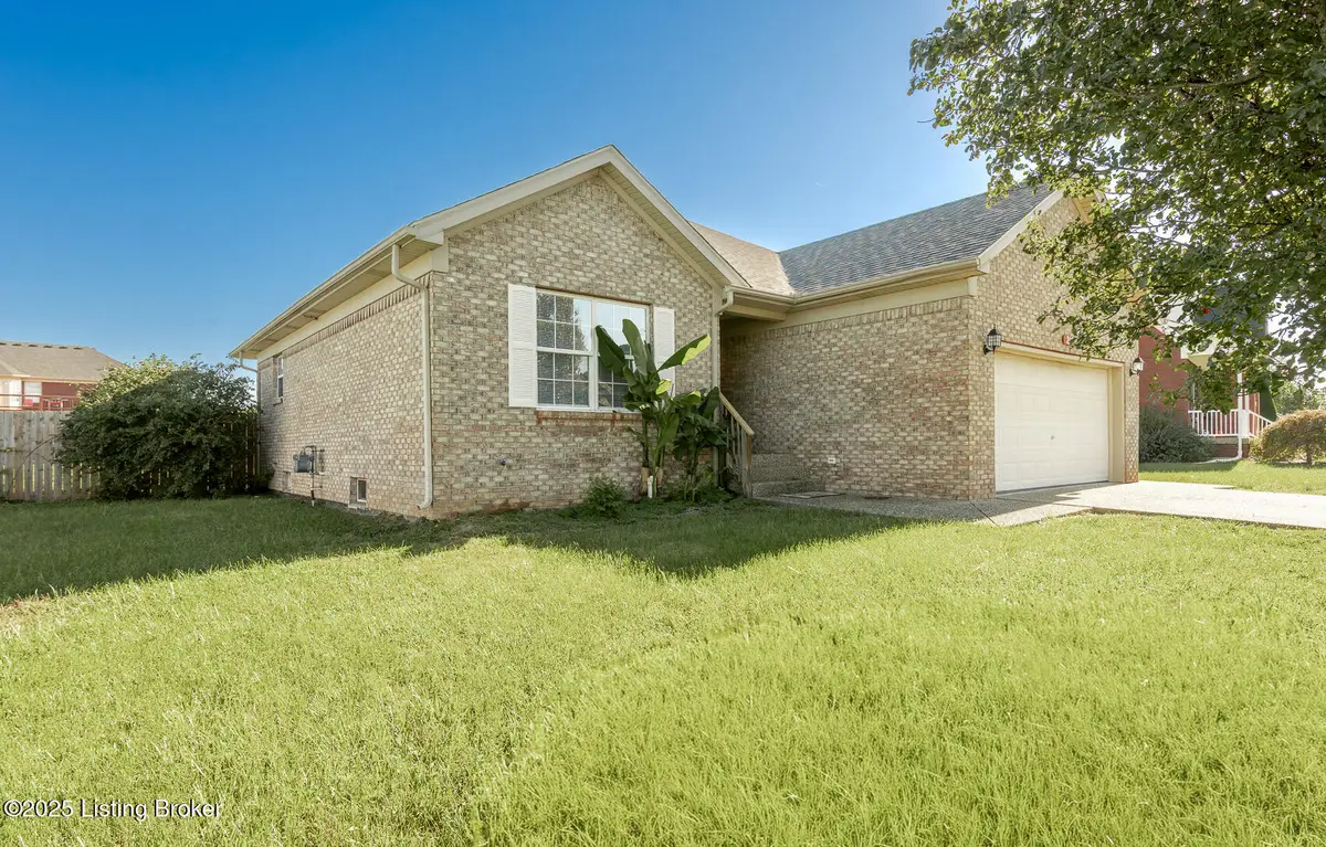 214 Spencer Ln, Mount Washington, KY 40047 - Image #1