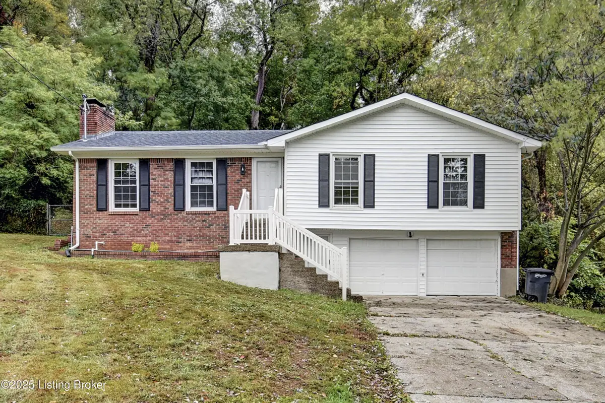 2613 Hardwood Ct, Louisville, KY 40214 - Image #1