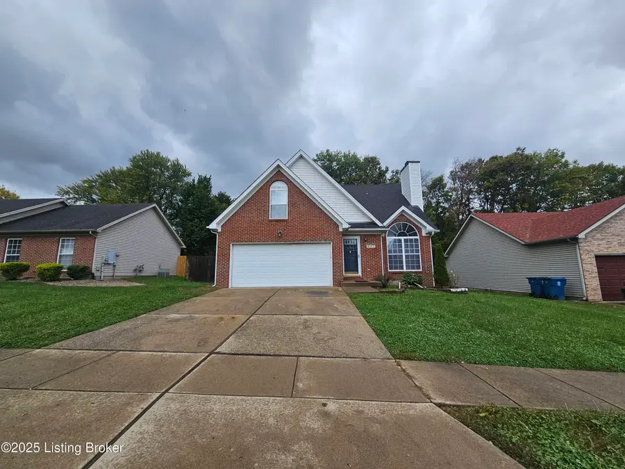 223 Woodfield Cir, Shelbyville, KY 40065 - Image #2