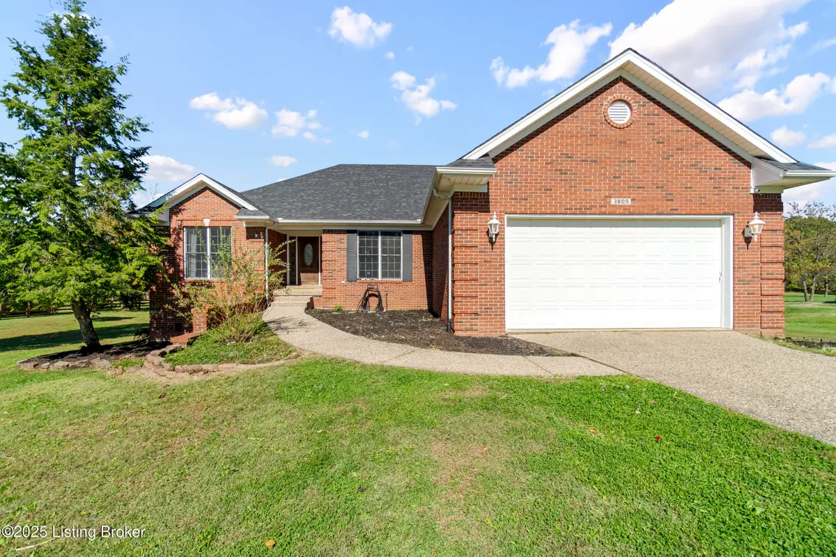 3809 Carriage Pointe Dr, Crestwood, KY 40014 - Image #1
