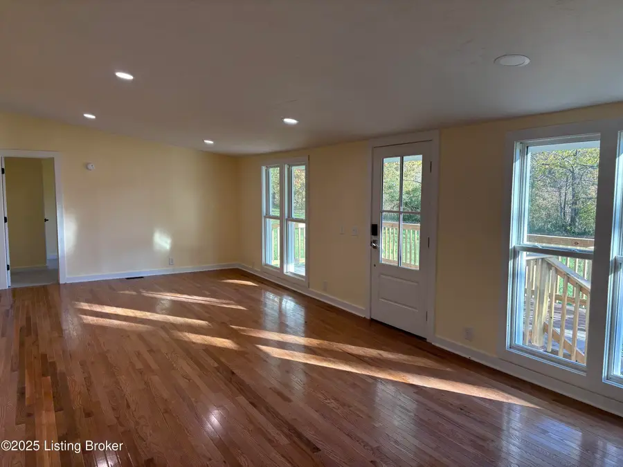 91 Broughton Ln, Pleasureville, KY 40057 - Image #3