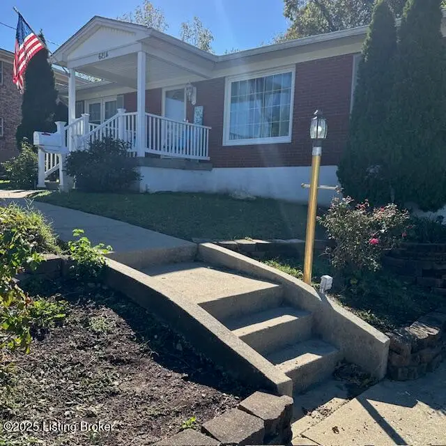 6214 Green Manor Dr, Louisville, KY 40228 - Image #2