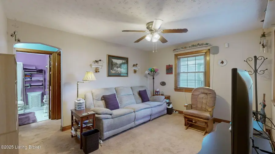 1013 W Whitney Ave, Louisville, KY 40215 - Image #2