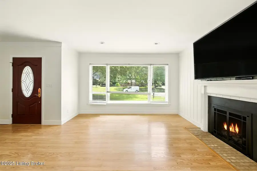 8803 Whipps Mill Rd, Lyndon, KY 40222 - Image #3