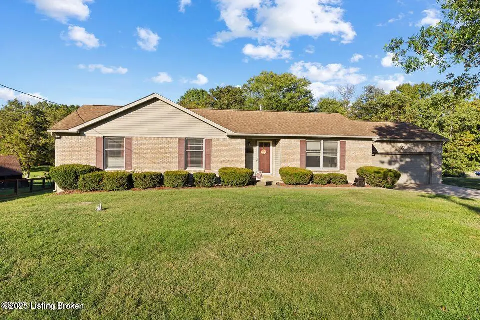 887 Floyds Fork Dr, Shepherdsville, KY 40165 - Image #1