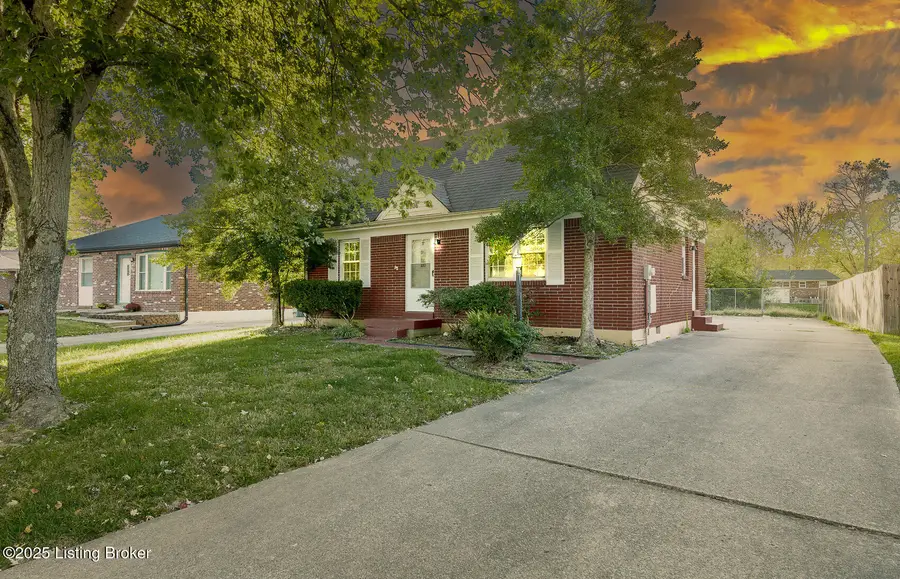 2506 Tavistock Ct, Louisville, KY 40272 - Image #2