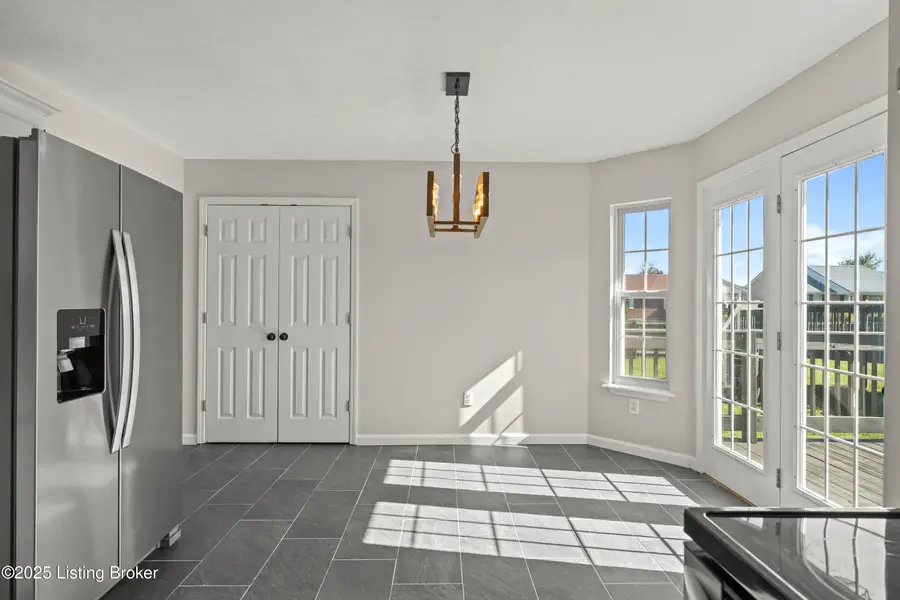 401 Drake Dr, Shepherdsville, KY 40165 - Image #2