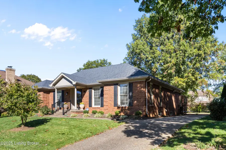 1027 Garden Creek Cir, Louisville, KY 40223 - Image #3