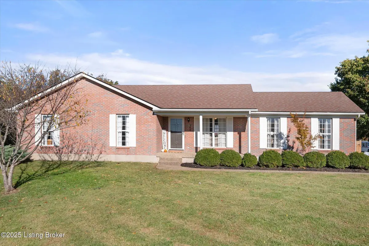344 Beechcliffe Cir, Shepherdsville, KY 40165 - Image #1