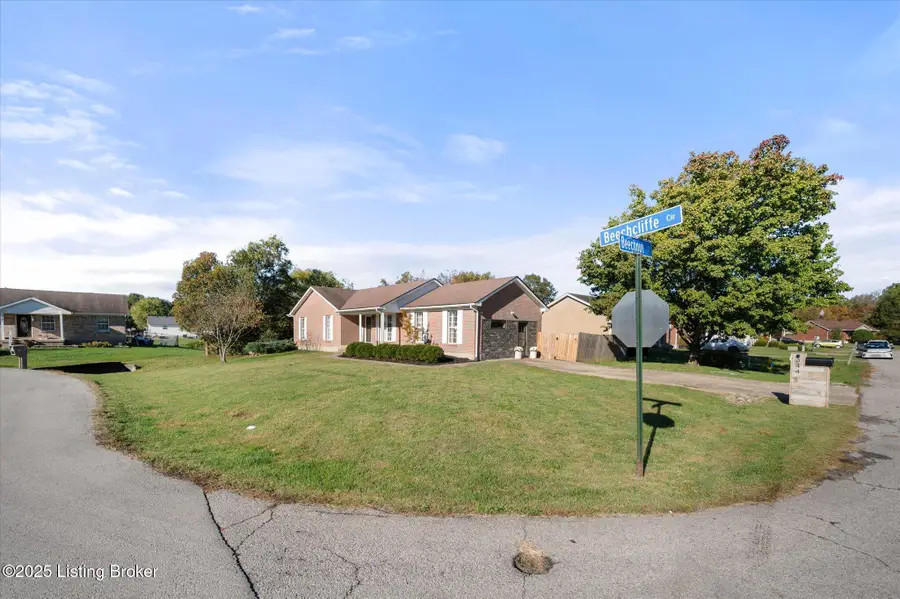 344 Beechcliffe Cir, Shepherdsville, KY 40165 - Image #3