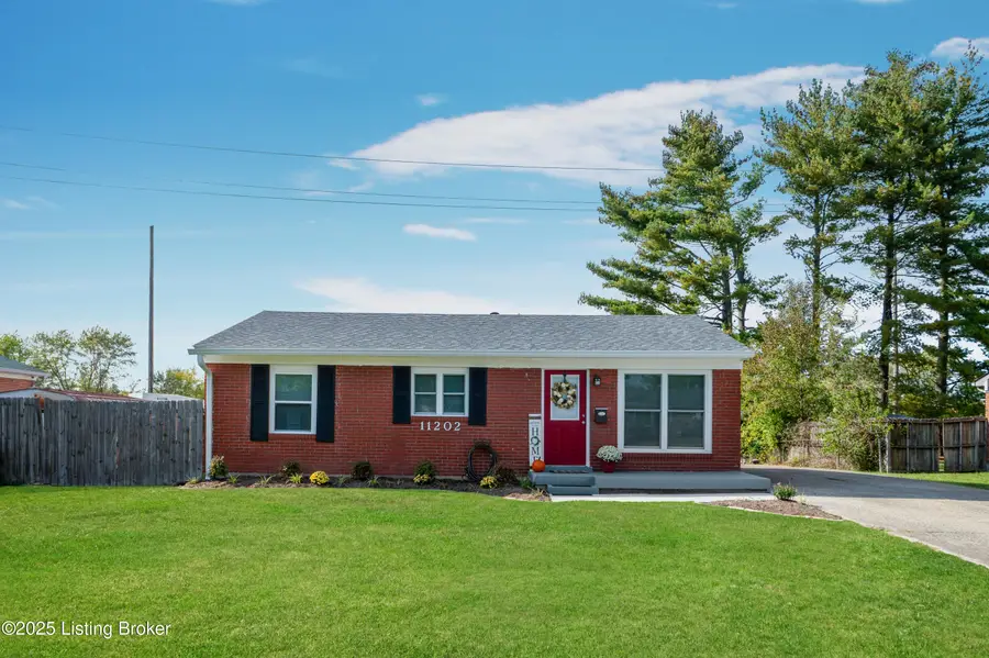 11202 Thunder Dr, Louisville, KY 40272 - Image #2
