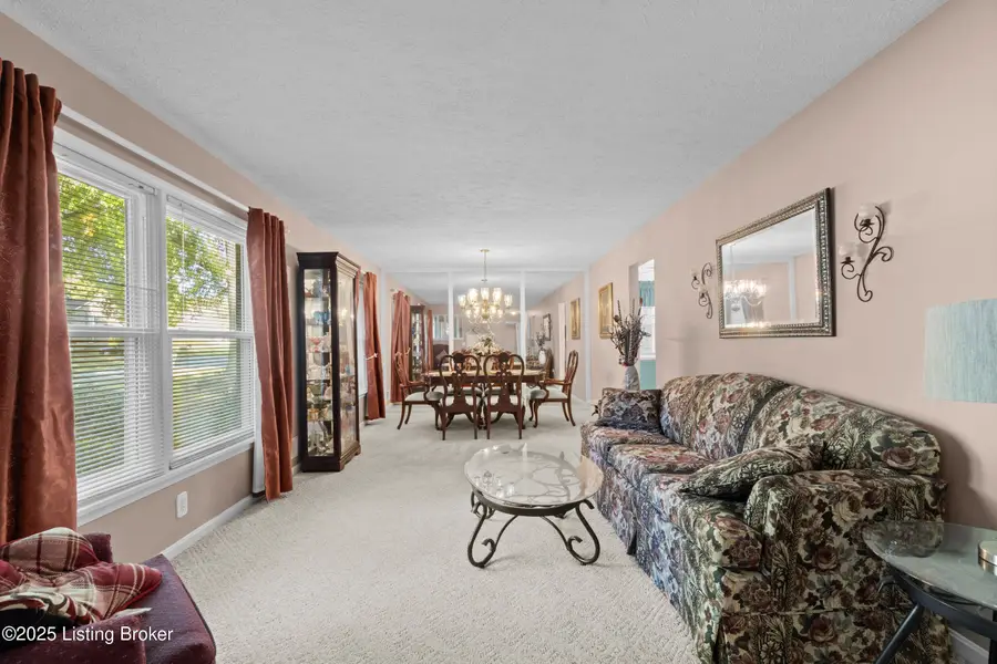 7910 Oswego Cir, Louisville, KY 40214 - Image #3