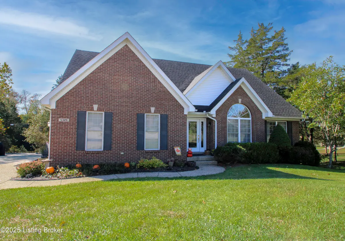 5329 Oaklawn Park Dr, Louisville, KY 40299 - Image #1