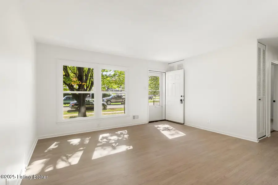 3113 Cabinwood Dr, Louisville, KY 40220 - Image #2