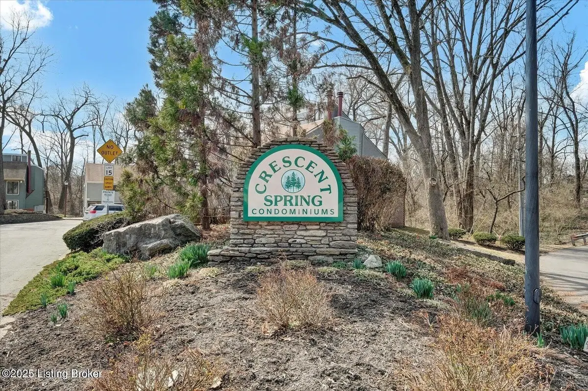 429 Ledgeview Park Dr, Louisville, KY 40206 - Image #1