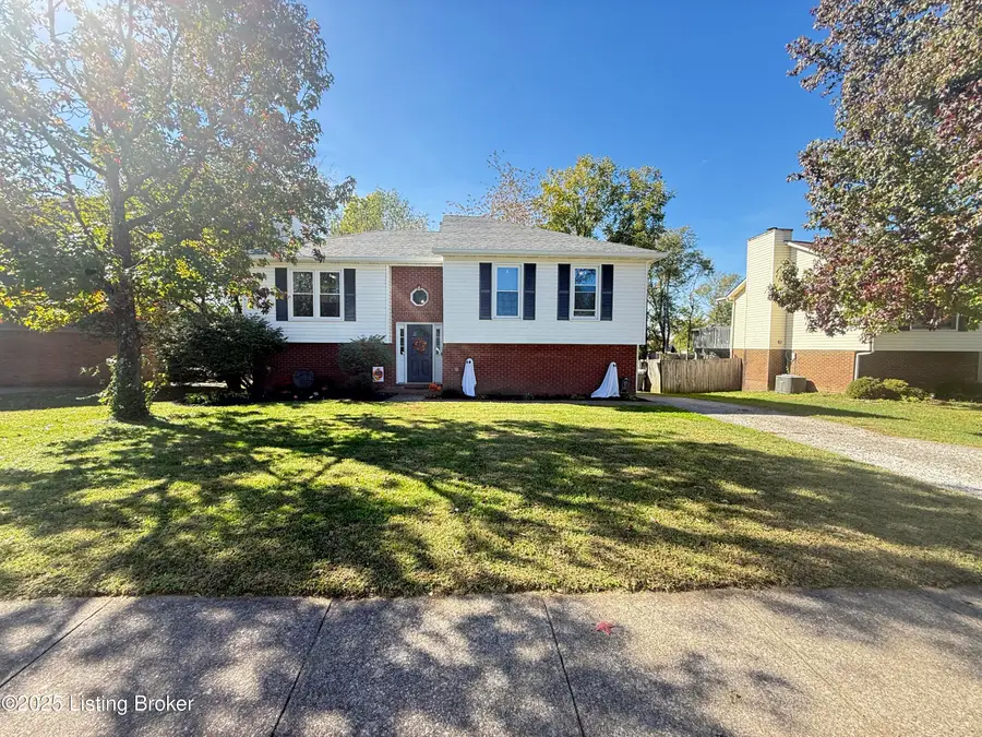 1144 Wood Ridge Rd, Lexington, KY 40514 - Image #2