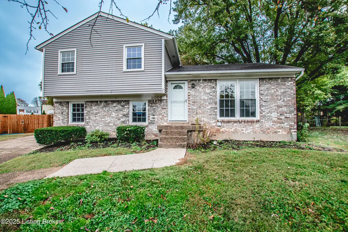 8006 Autumn Leaf Ct, Louisville, KY 40220 - Image #1
