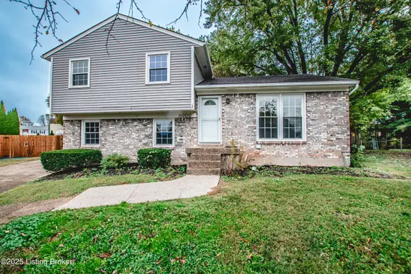 8006 Autumn Leaf Ct, Louisville, KY 40220