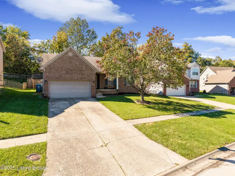 920 Woodland Ridge Cir, La Grange, KY 40031 - Image #2