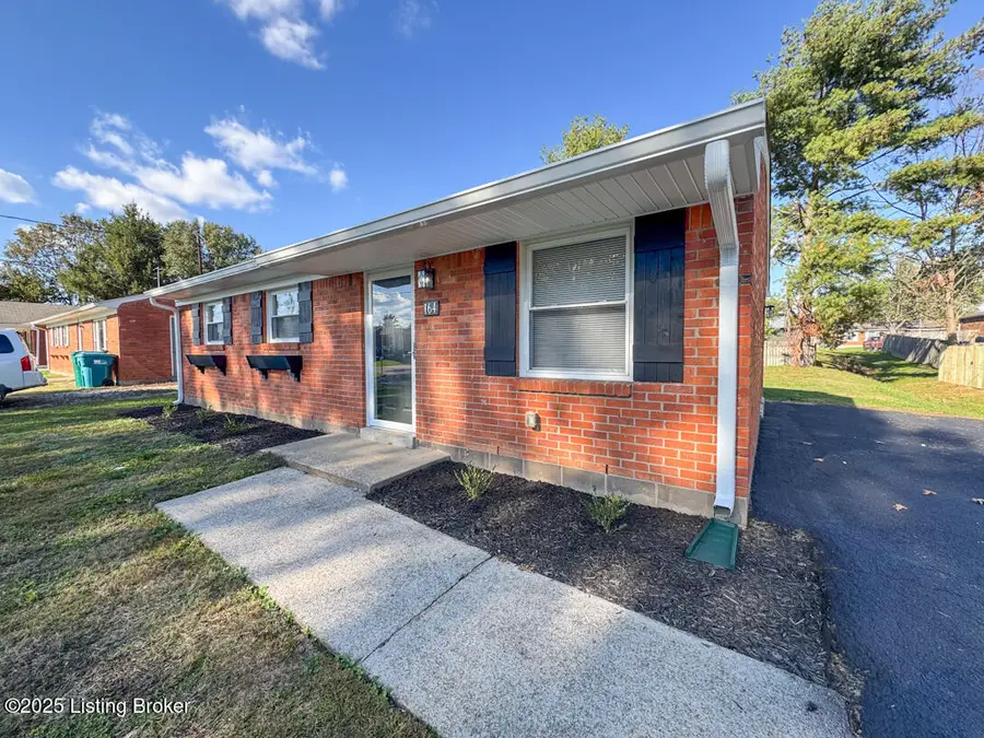 164 Broadland Ct, Louisville, KY 40229 - Image #2
