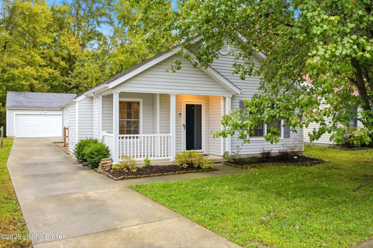 6423 Hunters Creek Blvd, Louisville, KY 40258 - Image #1