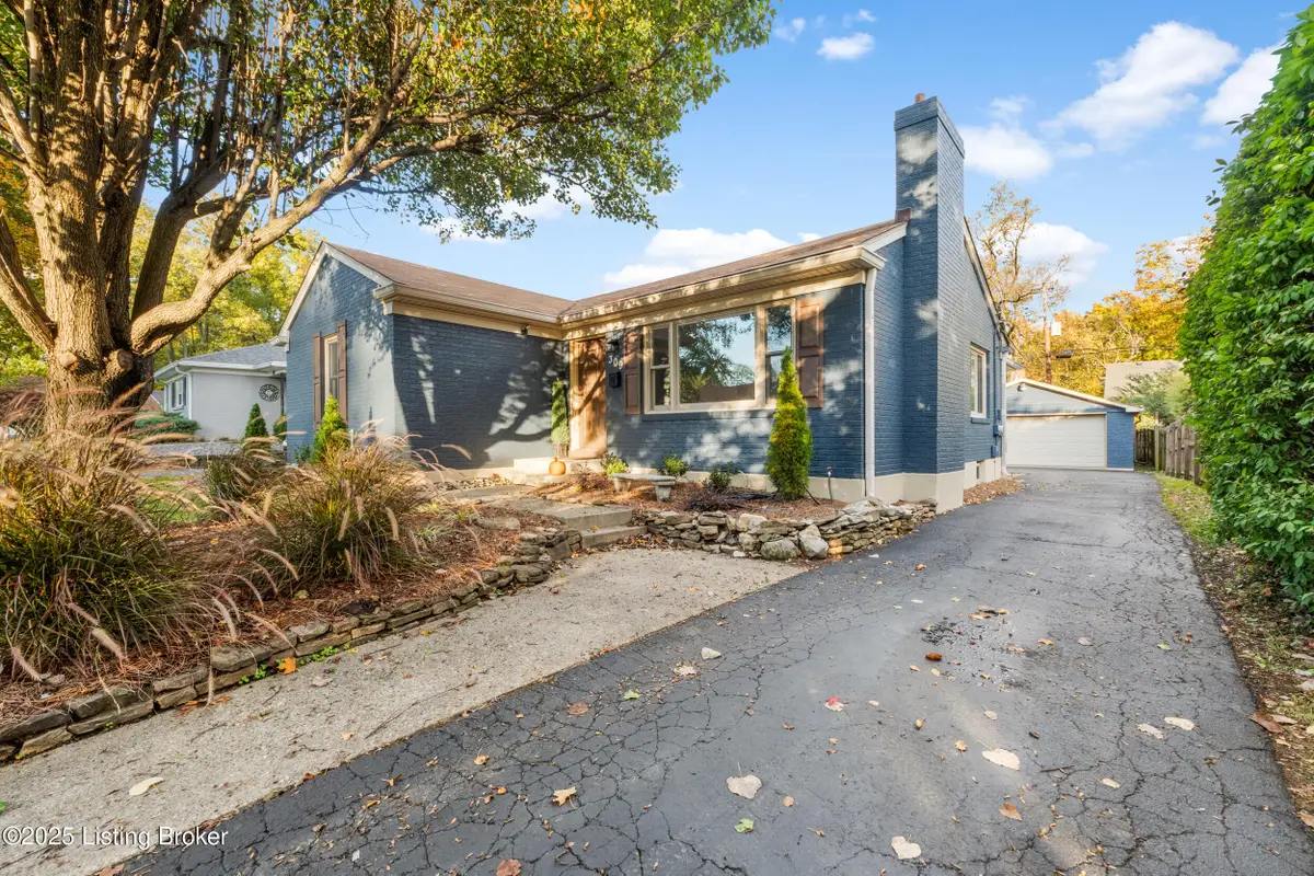 309 Marshall Dr, Beechwood Village, KY 40207 - Image #1