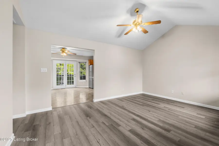 180 E Aulbern Dr, Mount Washington, KY 40047 - Image #3