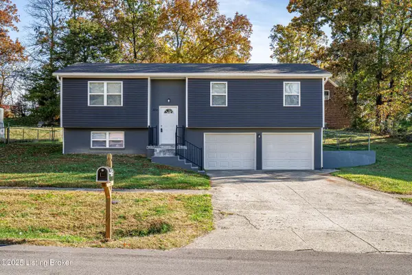 1058 Scenic Dr, Radcliff, KY 40160