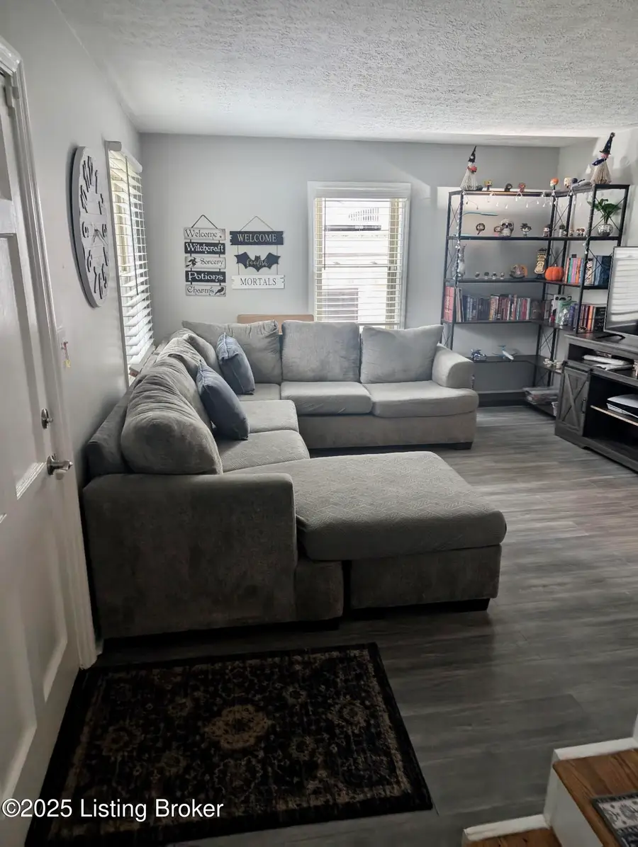632 Marquette Dr, Louisville, KY 40222 - Image #3