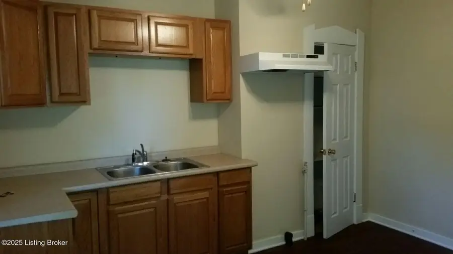 4625 Brewster Ave, Louisville, KY 40211 - Image #3