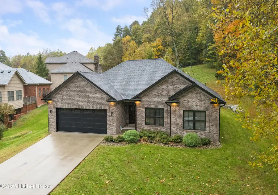 2703 Clearstream Ct, New Albany, IN 47150 - Image #2