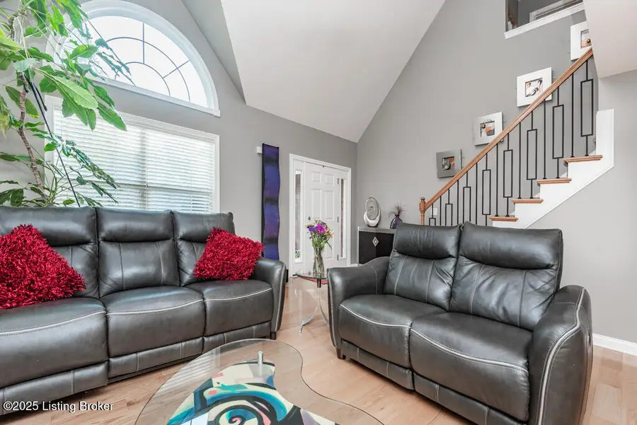 6106 Hudson Creek Dr, Louisville, KY 40291 - Image #3