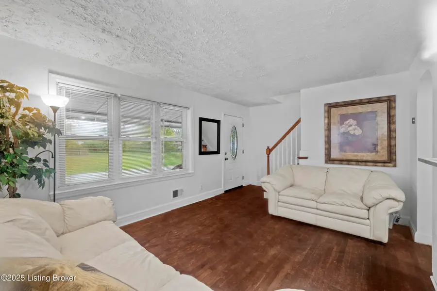 4628 Kiefer Rd, Louisville, KY 40216 - Image #3