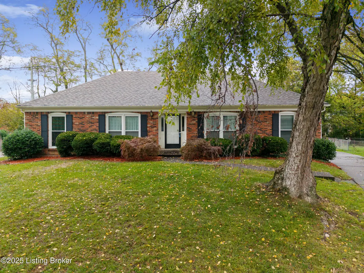 400 Cherry Point Dr, Louisville, KY 40243 - Image #1