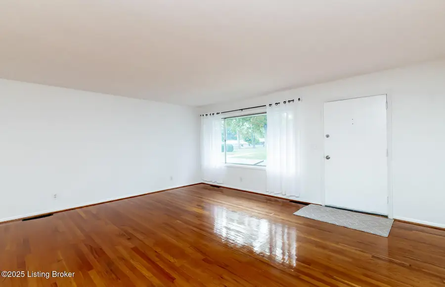 3023 Leman Dr, Louisville, KY 40220 - Image #2