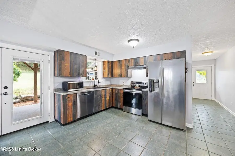 326 Paul Farm Ln, Custer, KY 40115 - Image #3