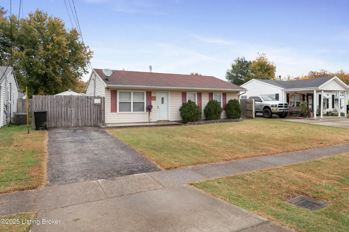 2811 Elam Dr, Louisville, KY 40213 - Image #1