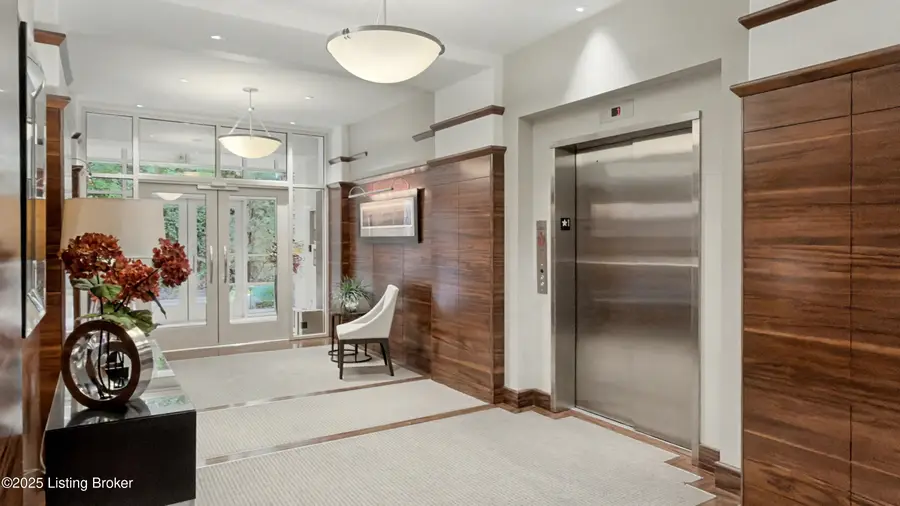 1409 Mockingbird Terrace Dr #UNIT 104, Louisville, KY 40207 - Image #2