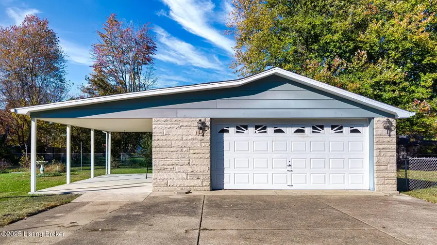 2407 Omaha Ln, Louisville, KY 40216 - Image #3