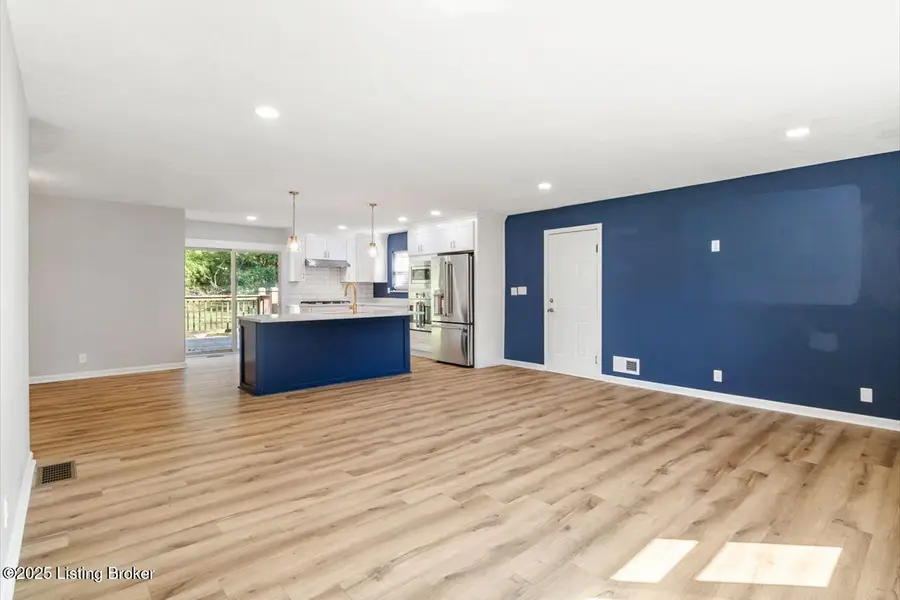 605 Glen Ct, Louisville, KY 40207 - Image #2