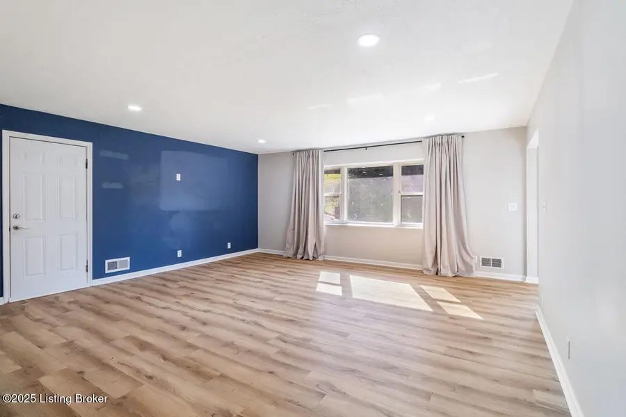 605 Glen Ct, Louisville, KY 40207 - Image #3