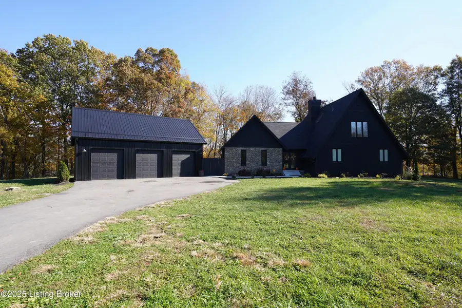 3911 Hambletonian Rd, La Grange, KY 40031 - Image #2