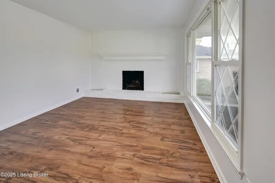 5004 Cedar Brook Ct, Louisville, KY 40219 - Image #3