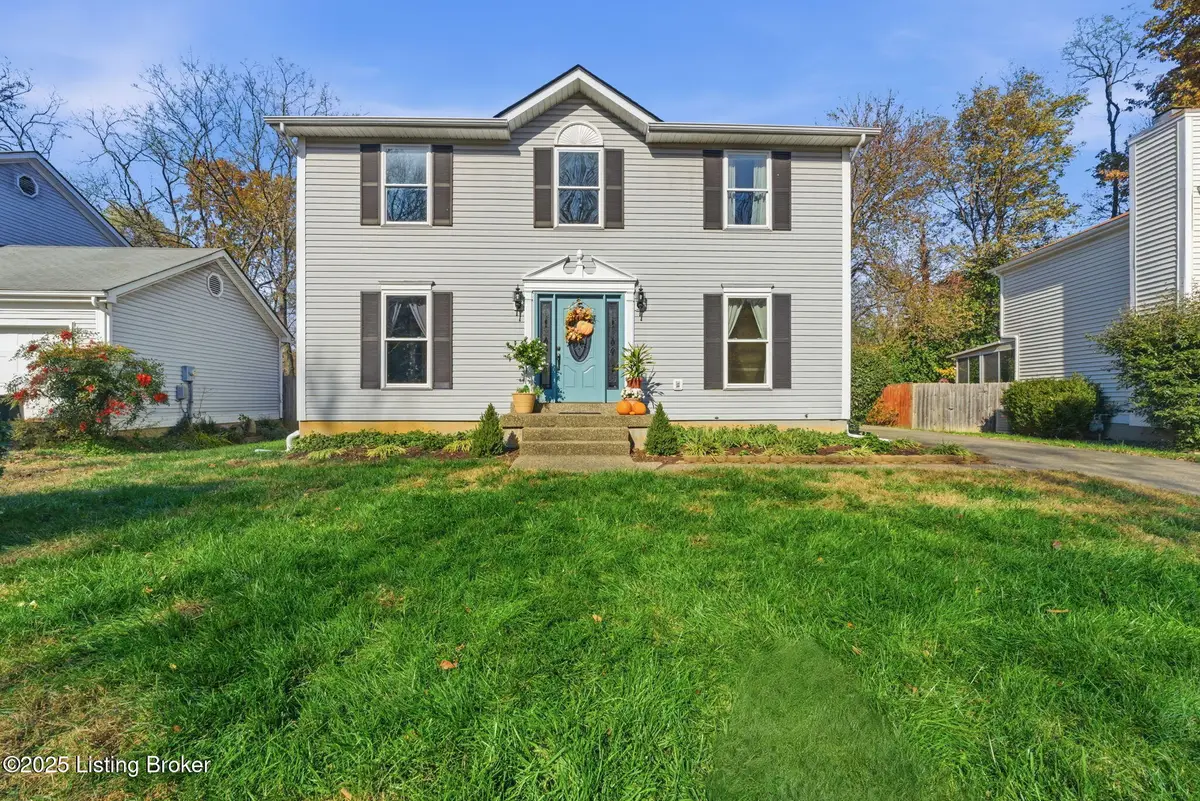 527 Vineleaf Dr, Lyndon, KY 40222 - Image #1