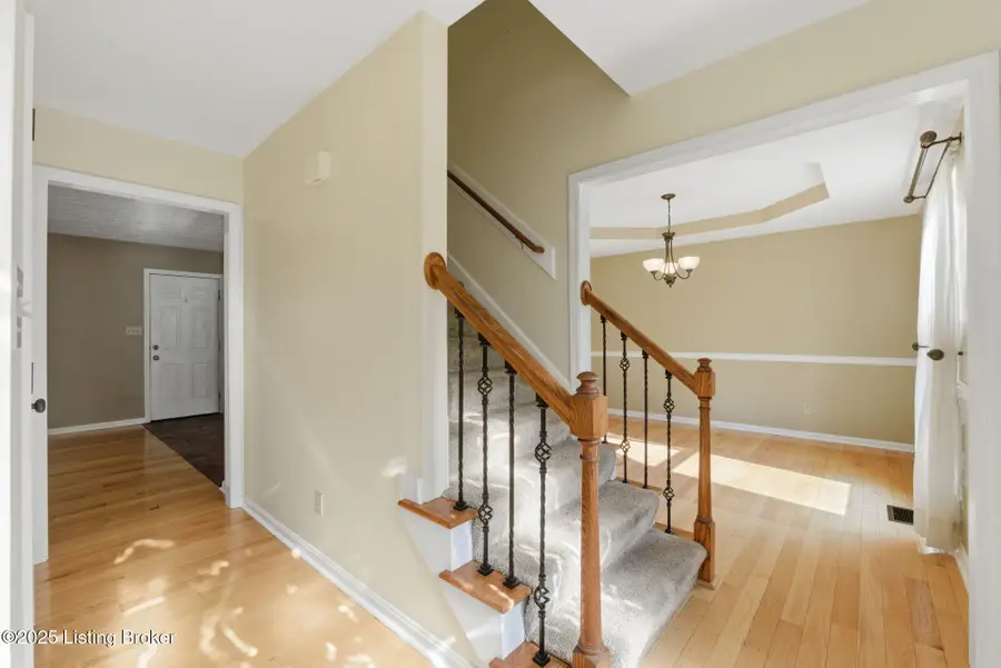 527 Vineleaf Dr, Lyndon, KY 40222 - Image #3