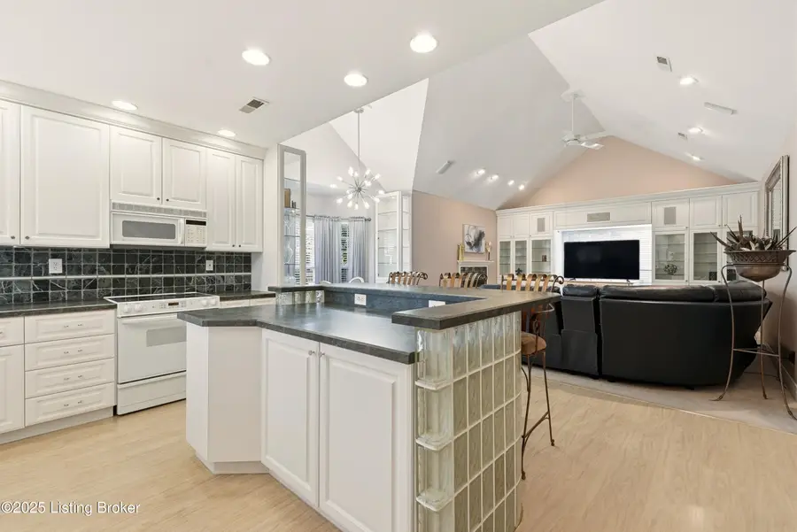 404 Eastgate Village Wynde, Louisville, KY 40223 - Image #3