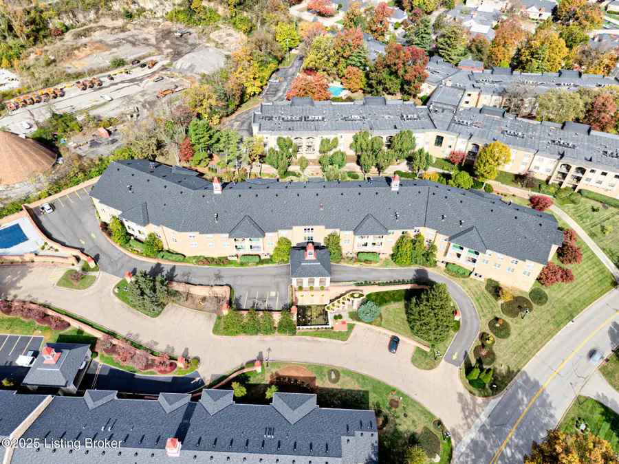 5701 Coach Gate Wynde #APT 58B, Louisville, KY 40207 - Image #2