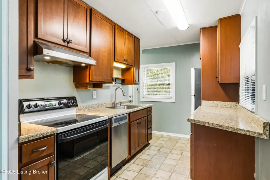 135 Eastview Cir, Shelbyville, KY 40065 - Image #3