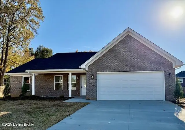 5423 Mount Holyoke Dr, Louisville, KY 40216 - Image #1