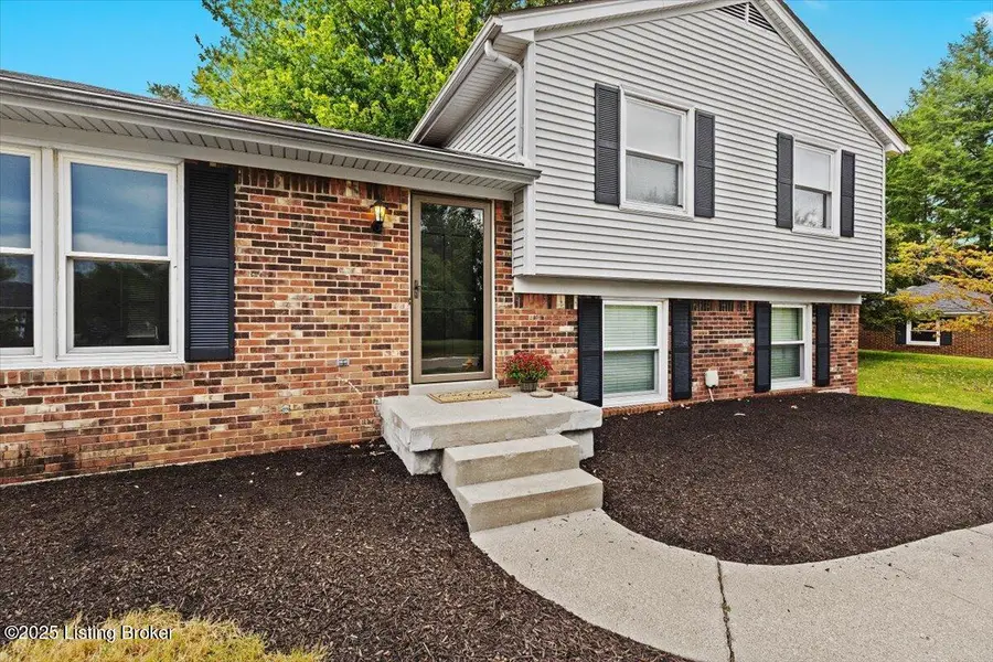 9205 Auburn Ave, Jeffersontown, KY 40299 - Image #2